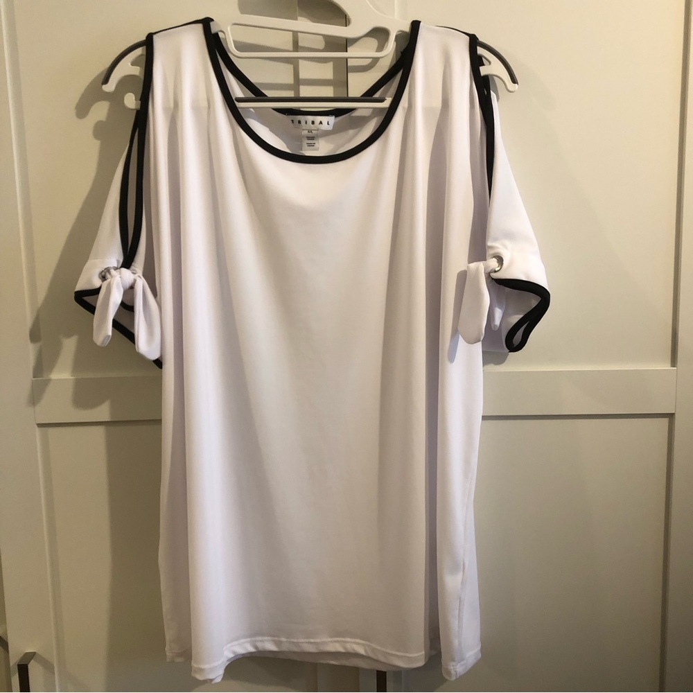 TRIBAL Top Size Large  NWOT